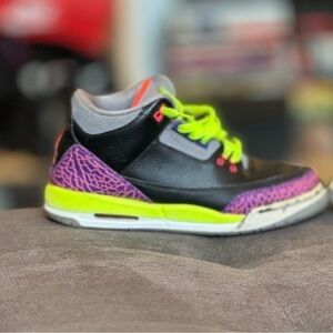 JORDAN 3 RETRO GS 'BLACK ATOMIC RED' SIZE 6.5Y